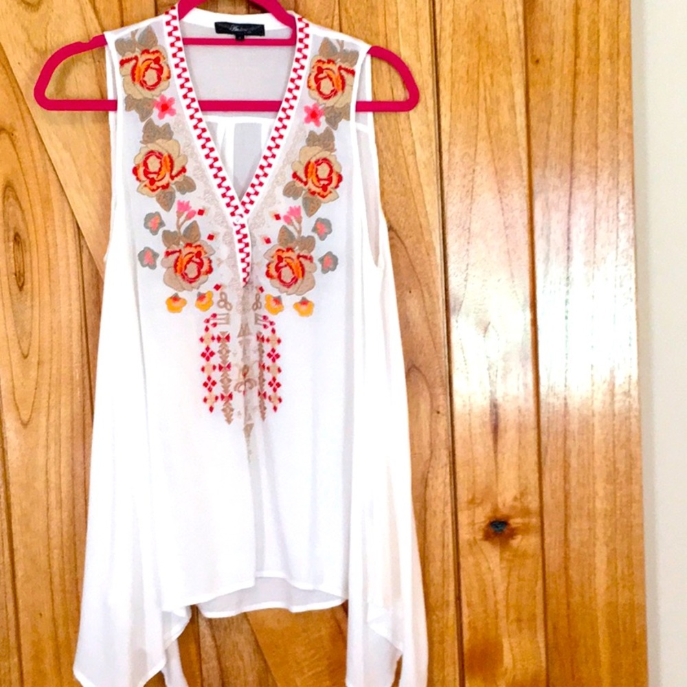 Andrew by Unit, Boho flows sleeveless top